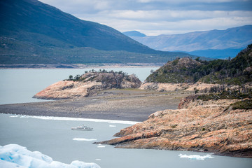 一匹野马标志是什么车