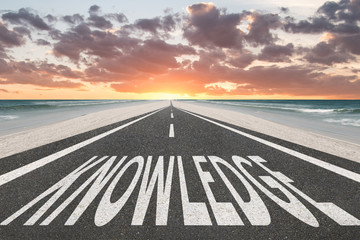 上海一医生跟腱断裂4天后绑支具站着做两台手术是怎么回事？