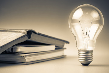 安全《小心地滑》在早教有什么特点